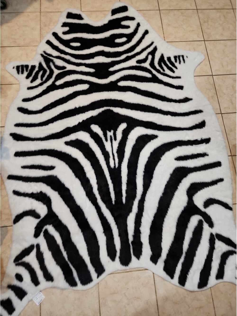 Large Durable Faux Zebrahide Area Rug 4.9 x 6.56 Feet Premium Zebra Print 74"×56